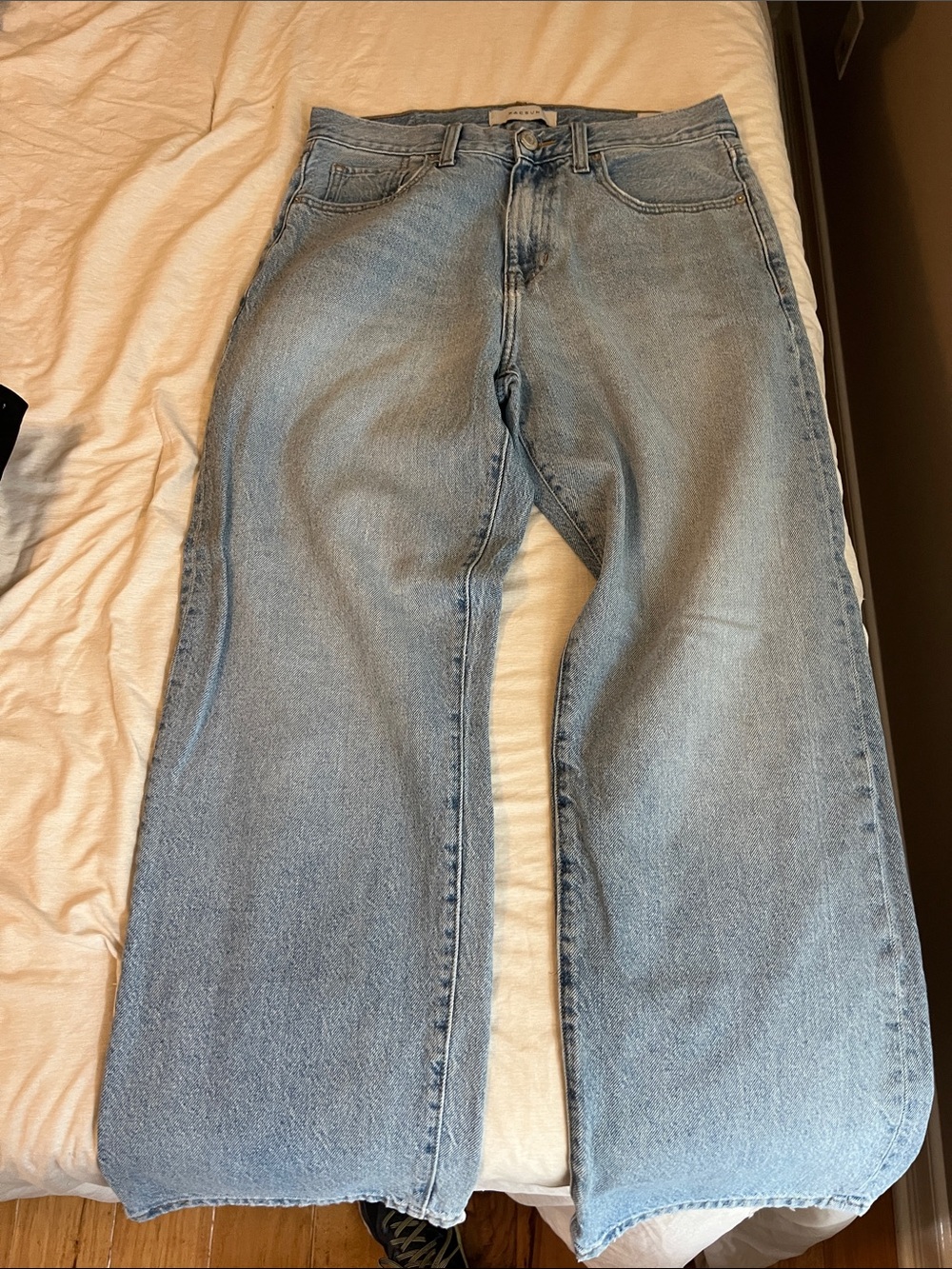 PacSun Men's Relaxed Light Blue Jeans